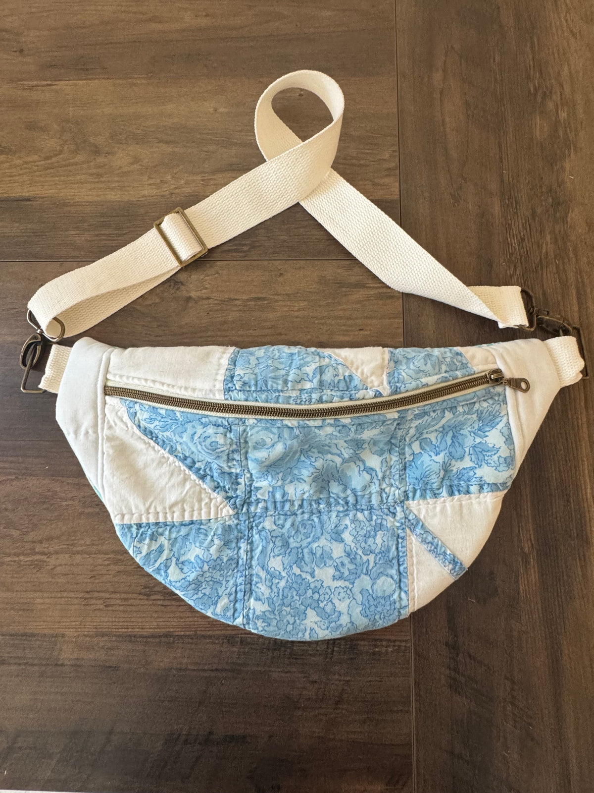 Leaf Pattern Blue Checkered Quilted Large Bum Bag.