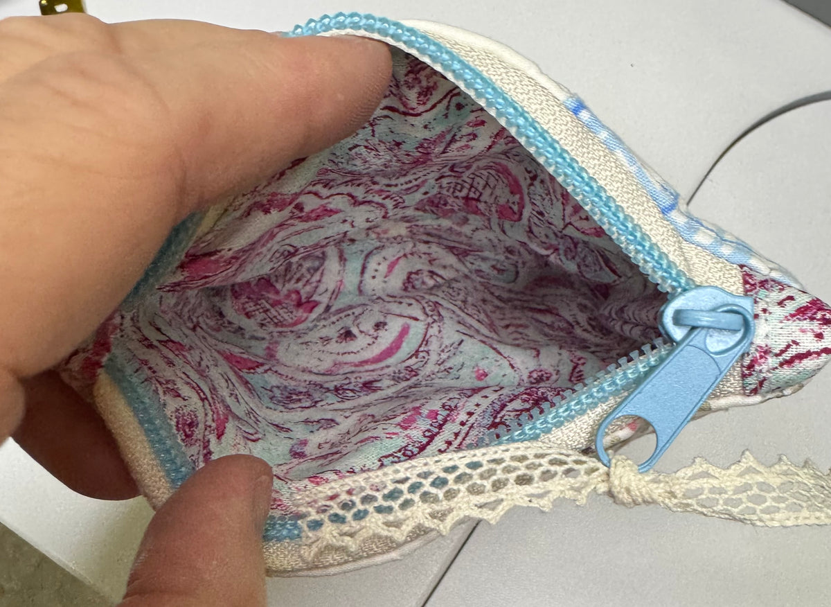Quilted 9 Patch Coin Purse.