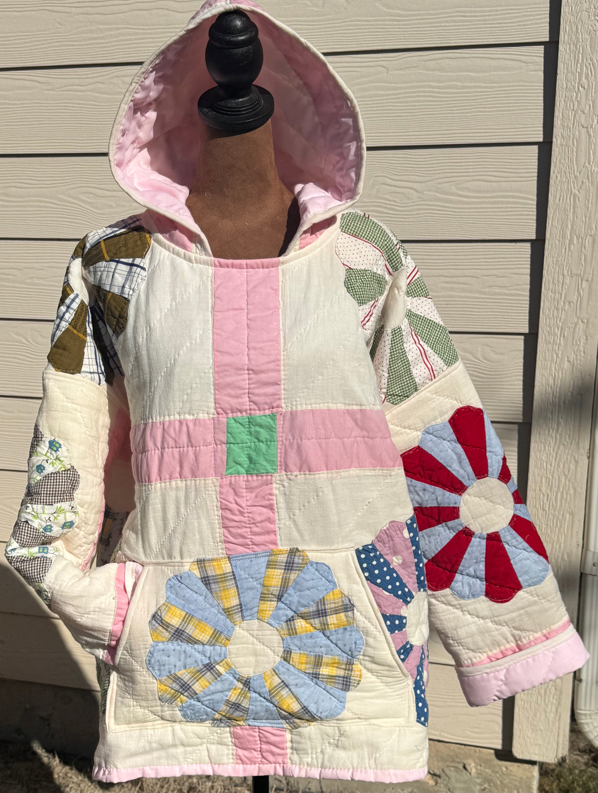 Pink Dresden Plate Hand Quilted Hoodie with Pouch.  Size S/M