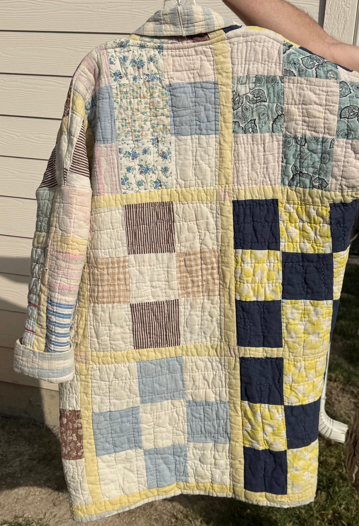 Vintage Yellow/Blue Feed Sack Quilted 3/4 Length jacket with pockets. Size L/XL (Fits up to a 2X)