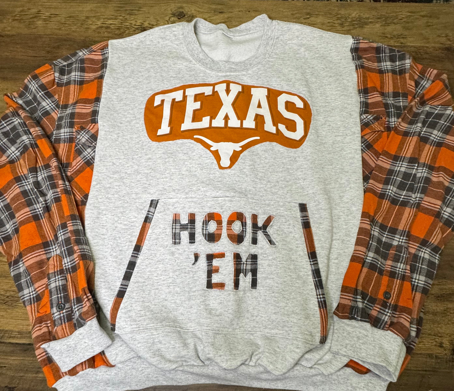 Texas Longhorns "Peek-A-Boo" Sweatshirt with Flannel Sleeves Size 1X-2X Oversized