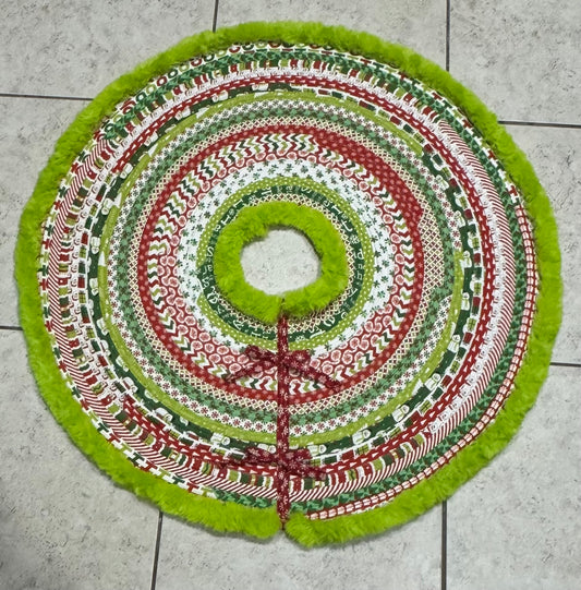 Grinch Jelly Roll Christmas Tree Skirt.