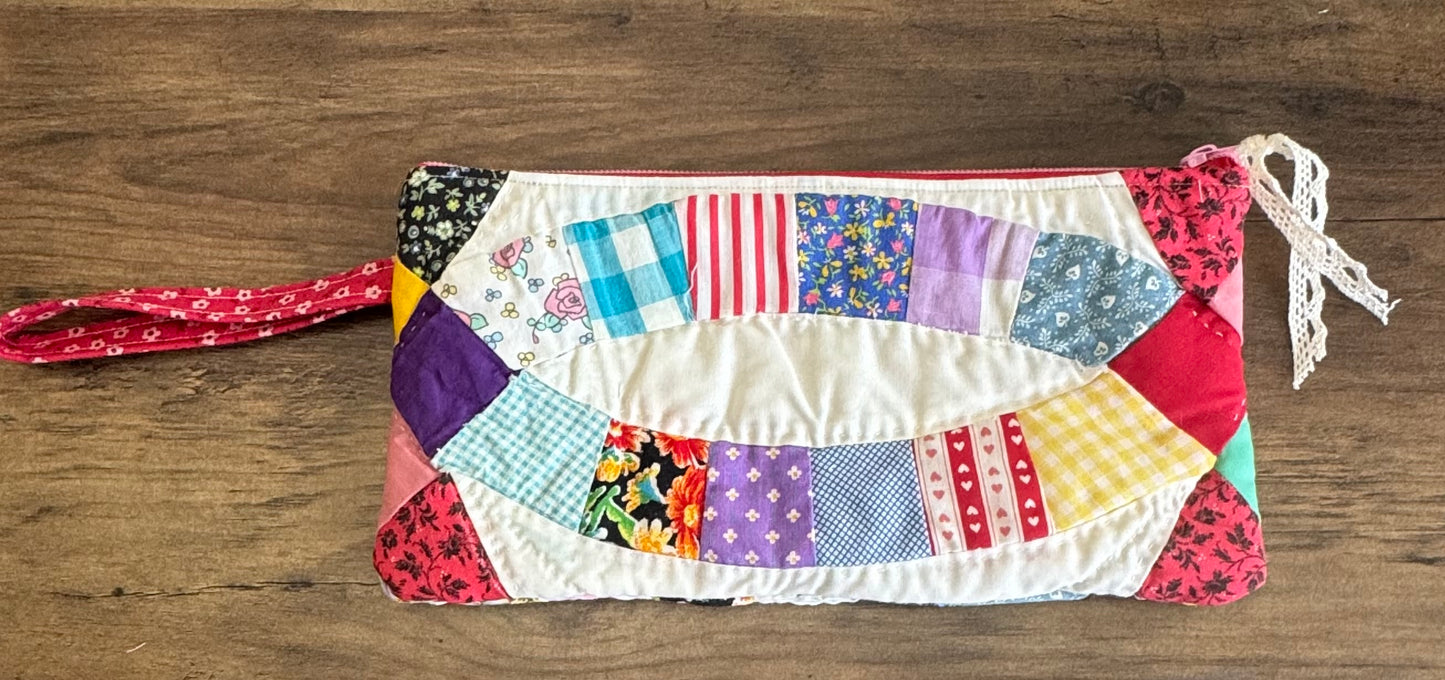 Double Wedding Circle Quilted Wristlet.
