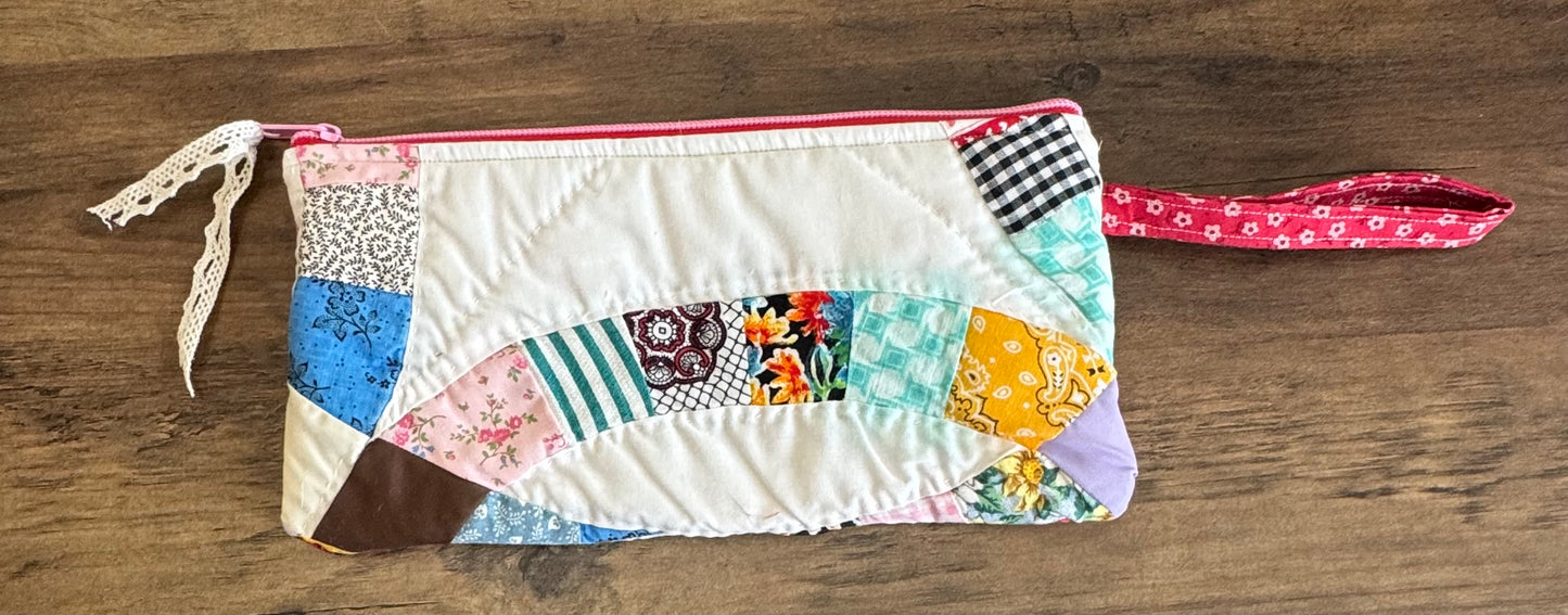 Double Wedding Circle Quilted Wristlet.