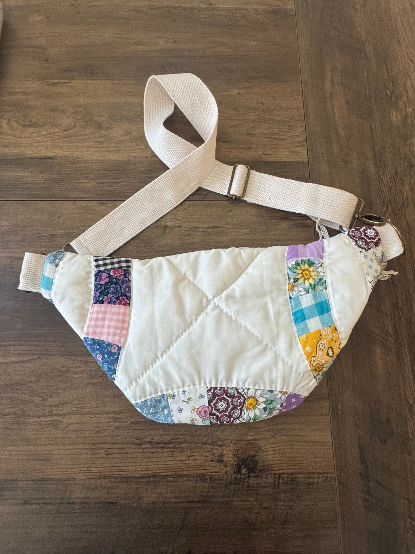 Double Wedding Circle Quilted Bum Bag.