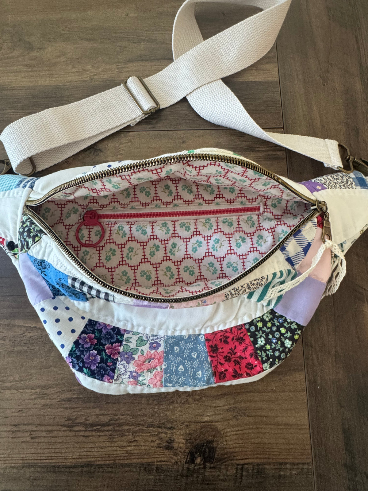 Double Wedding Circle Quilted Bum Bag.