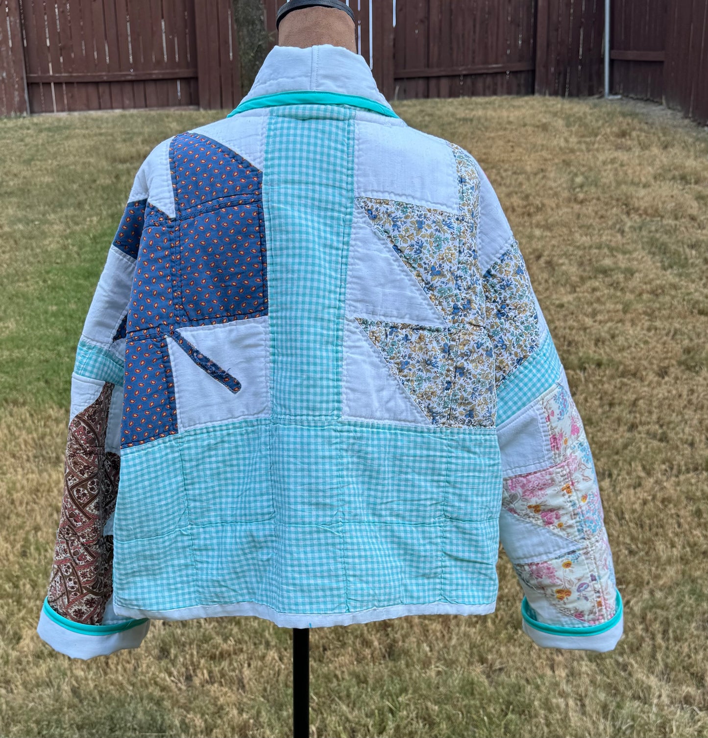 Turquoise Leaf Vintage Quilted Jacket.Semi-Cropped Length. Size M/L