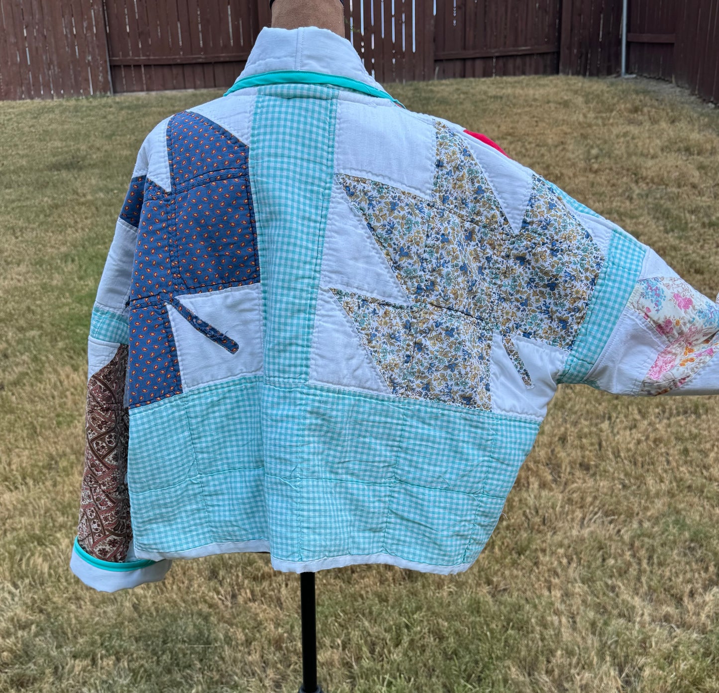 Turquoise Leaf Vintage Quilted Jacket.Semi-Cropped Length. Size M/L