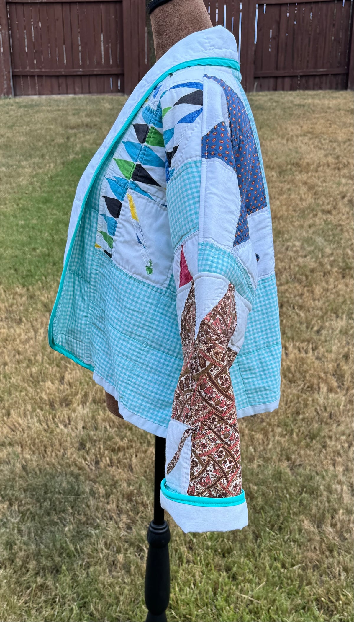 Turquoise Leaf Vintage Quilted Jacket.Semi-Cropped Length. Size M/L