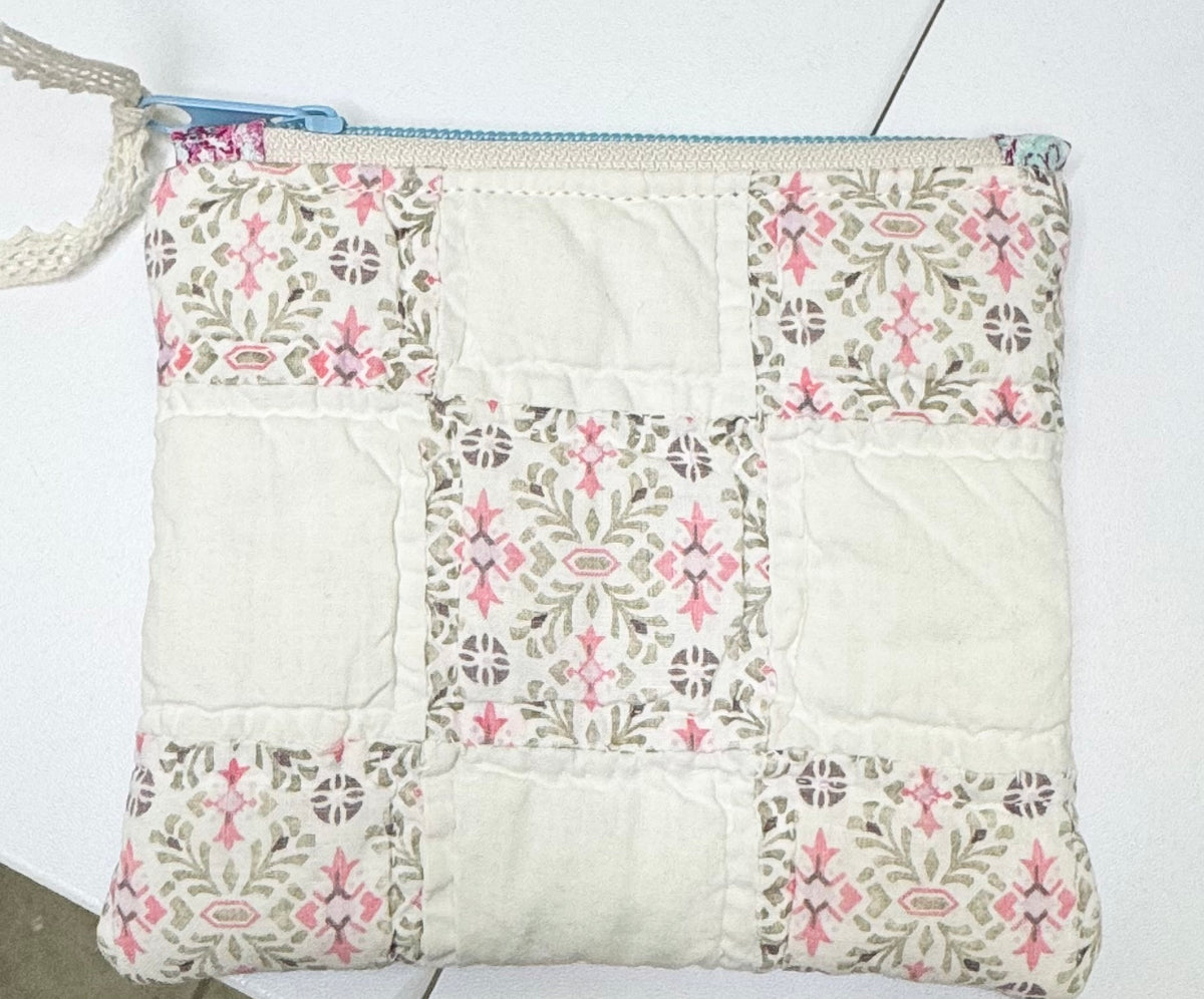 Quilted 9 Patch Coin Purse.